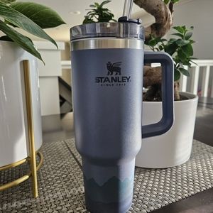 Stanley 40oz Tumbler Mountain Blue